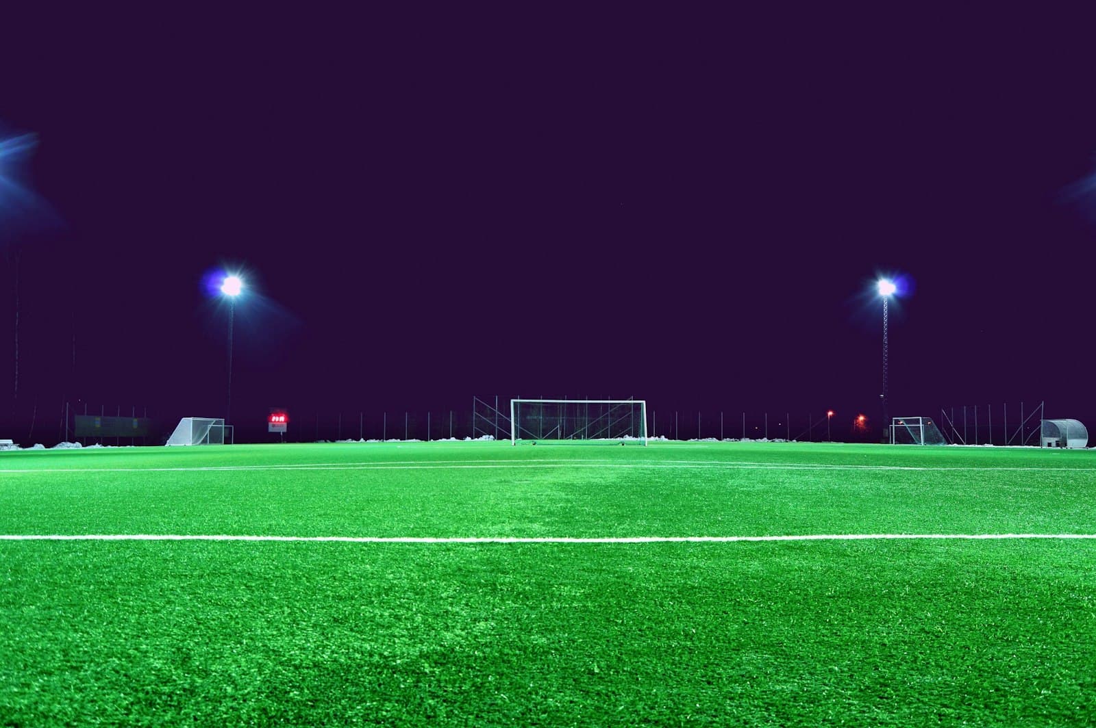 Cancha de fútbol de noche